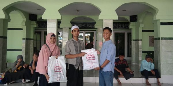 Jelang Idul Fitri 1439 H, Elcorps Berbagi 530 Paket Sembako dan Paket Mukena Sejadah