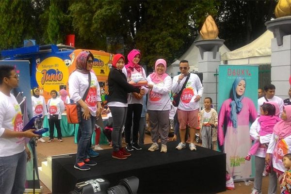 Elcorps Gelar Hijab DAUKY Fun Walk Bersama 200 Peserta di JIF