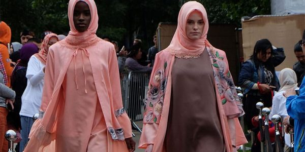 Elcorps Kembali Gelar Fashion Show Elzatta dan DAUKY di Indonesian Weekend 2017 Potter Field, London