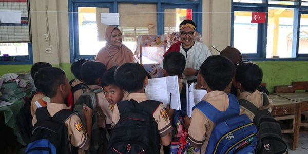 Murid-Murid SDN Neglasari Sumedang Antusias Mengikuti Kelas Dunia DAUKY 2019