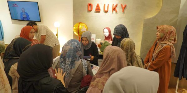 Selamat Datang Uda Uni, Dauky Gencar Membuka Toko Barunya di Padang